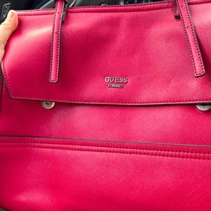 Guess purse! Rarely used, in great condition.